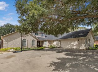 105 Tournament Dr, Victoria, TX 77904