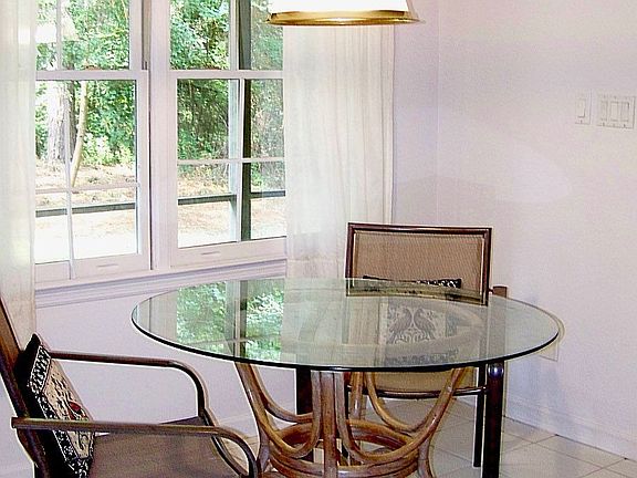 Eat-in Kitchen