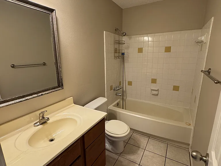 2860 Villa Woods Cir #2860 — Photo 9