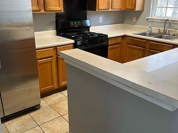 3rd image of 1220 Augusta Woods Dr