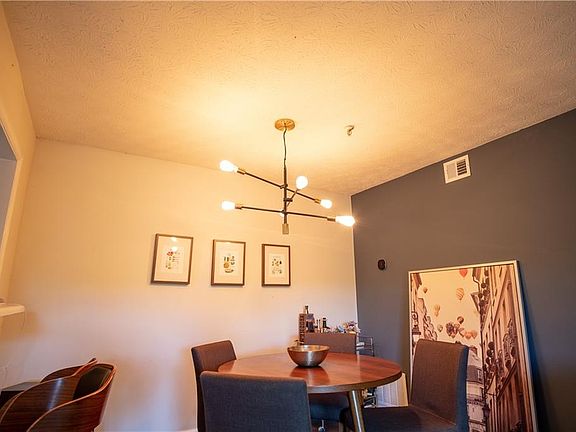 5th image of 609 Riverview Dr SE