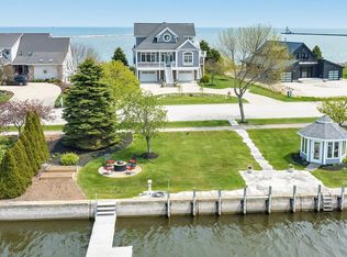 260 Hathaway Dr, Kewaunee, WI 54216