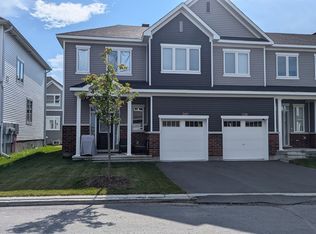 260 Surface Ln, Ottawa, ON K2J6X9