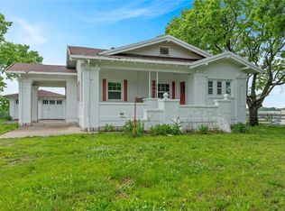 1320 N Jesse James Rd, Excelsior Springs, MO 64024