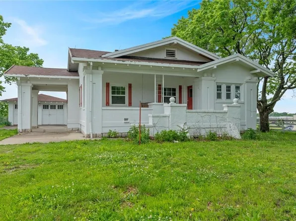 1320 N Jesse James Rd, Excelsior Springs, MO 64024