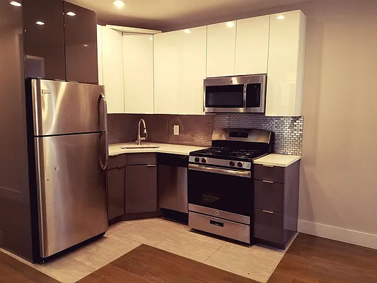 Rented by Bruma Realty LLC | media 25