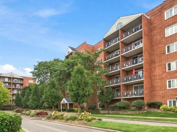 6530 W Irving Park Rd APT 501, Chicago, IL 60634