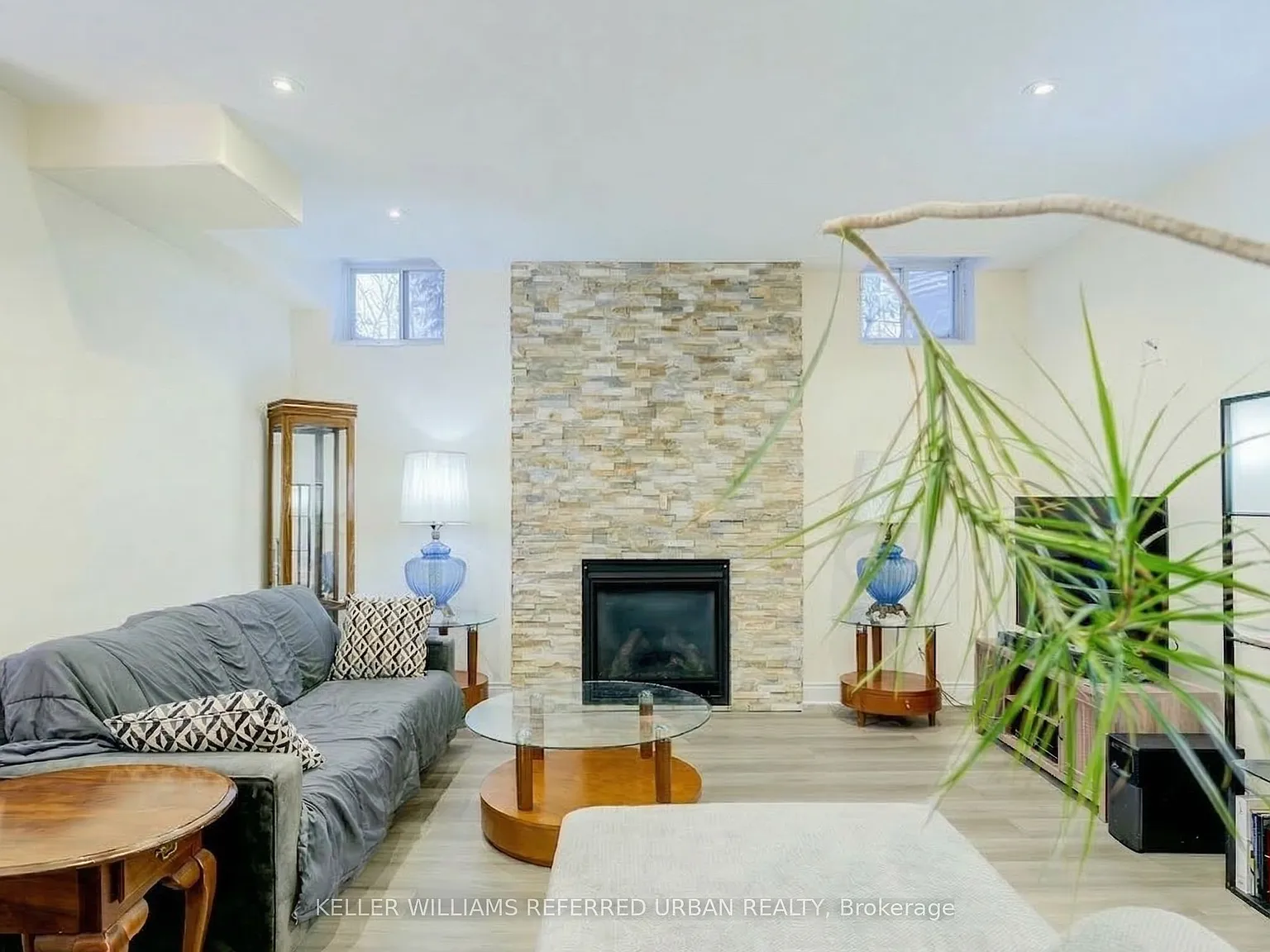 3 bed, $2,499 — Photo 2