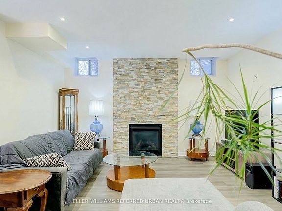 2nd image of 161 Vanda Dr #Basement