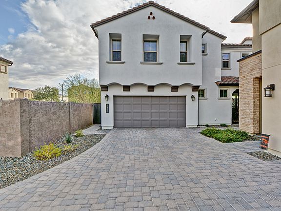 2nd image of 2411 W Gloria Ln