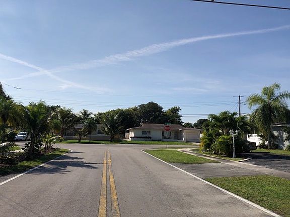 5th image of 3910 NW 33rd Ave