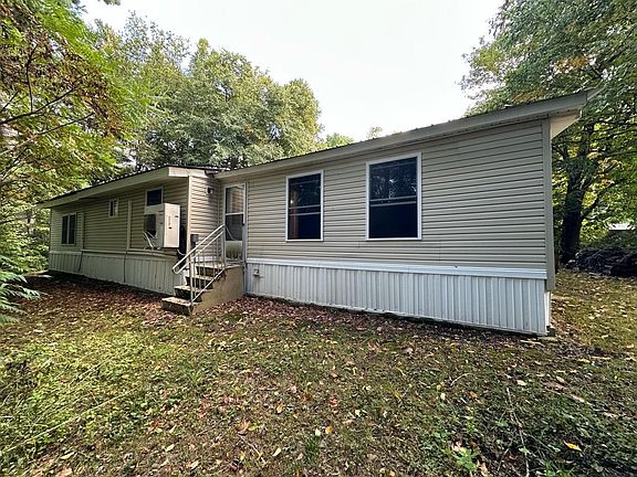 3rd image of 226 East West Road