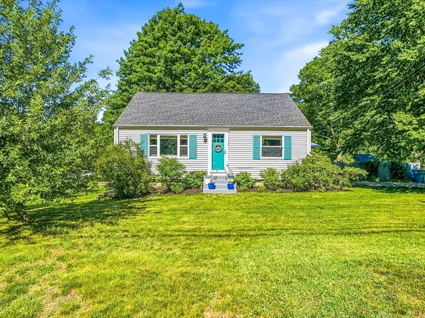 106 Causeway St, Hudson, MA 01749