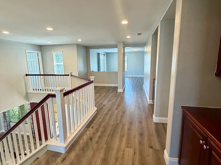 37121 Edgemont Dr — Photo 22
