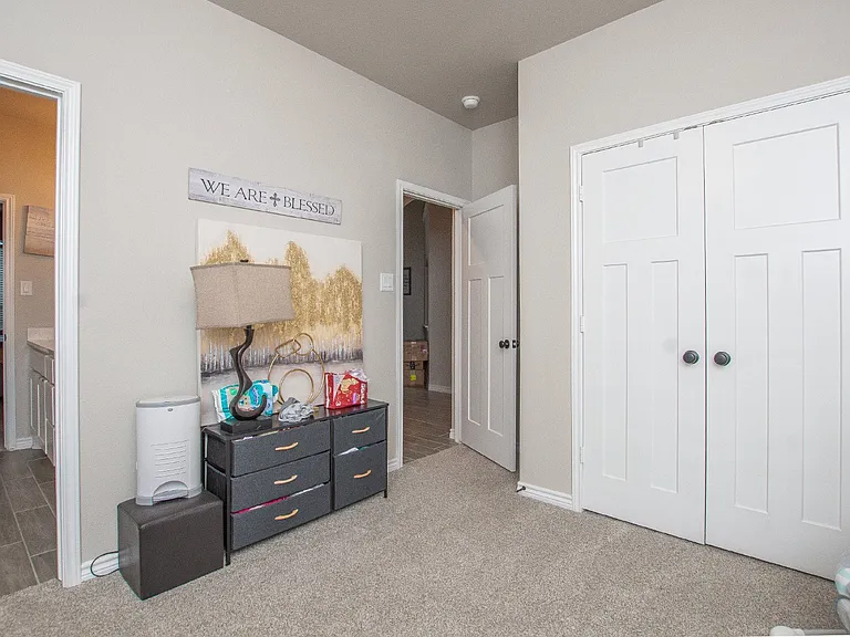 1756 Meadow Crest Dr — Photo 28