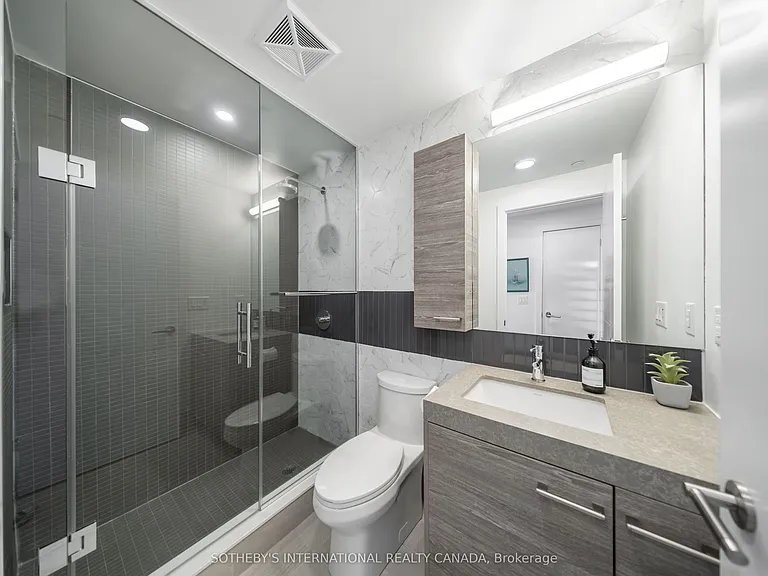 484 Spadina Ave #601 — Photo 17