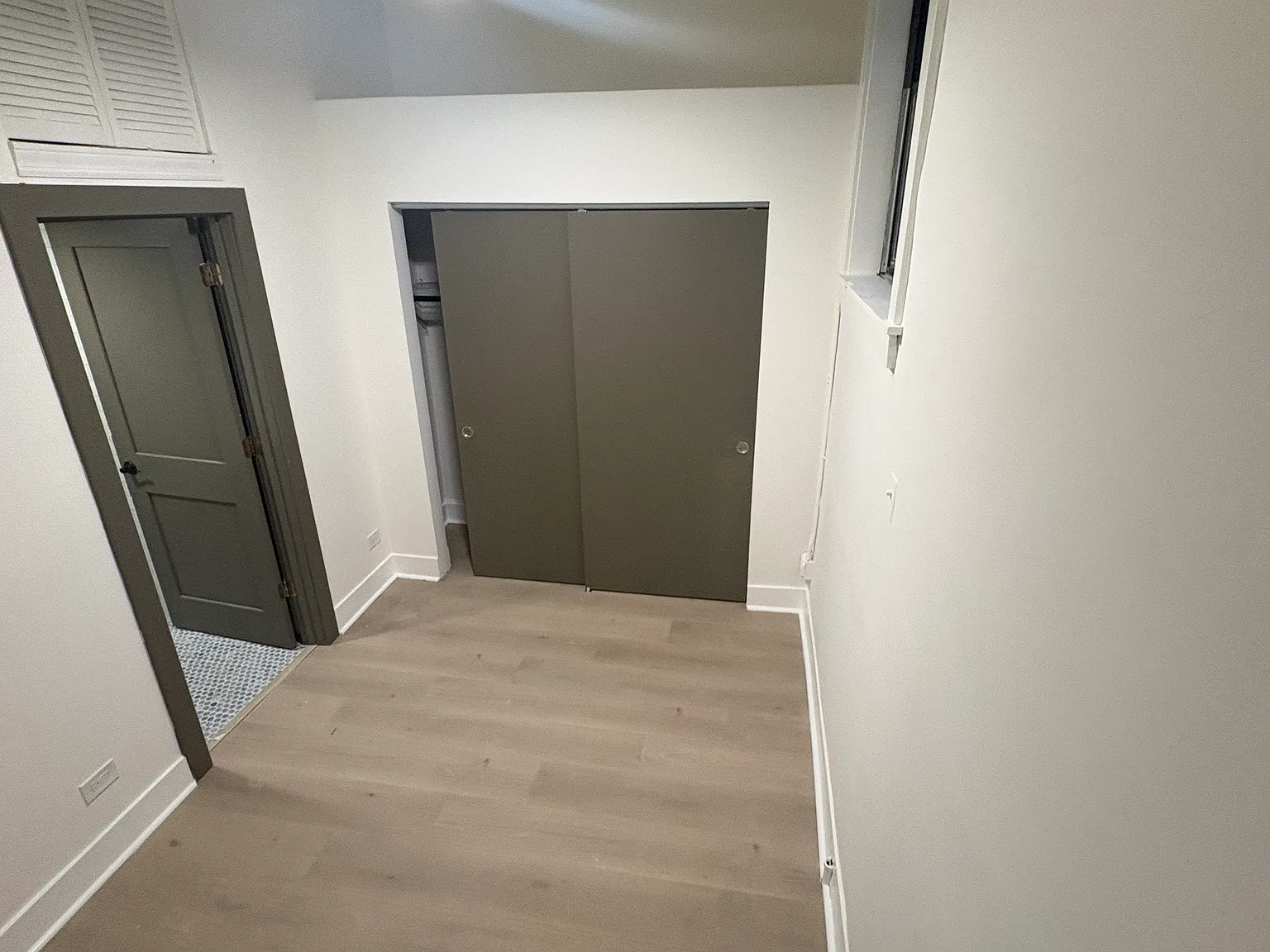 1 bed, 850 sqft, $2,300 — Photo 3