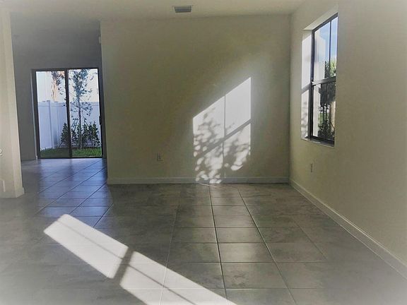 3rd image of 10401 W 32nd Ln