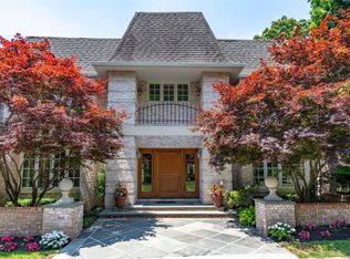 14 Horseshoe Rd, Old Westbury, NY 11568