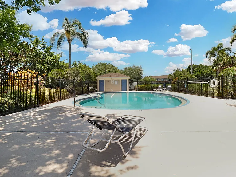 6367 Bayside Key Dr — Photo 30