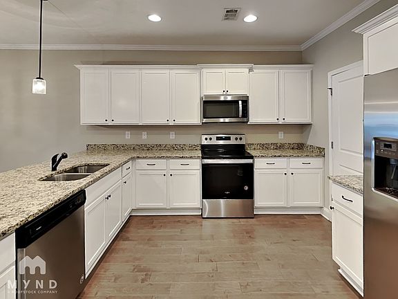 4th image of 3735 NE Shades Valley Ln