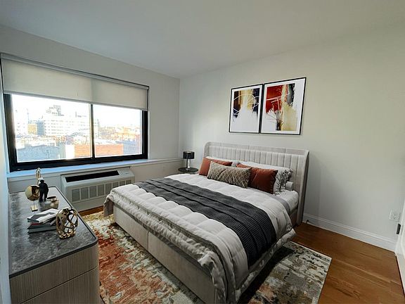 2nd image of 490 Myrtle Ave APT 4L