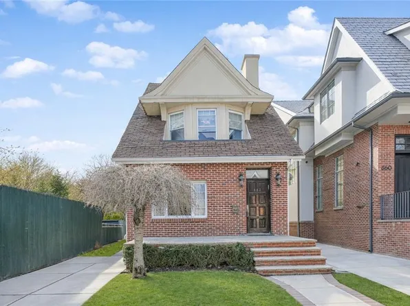 862 E 10th St, Brooklyn, NY 11230