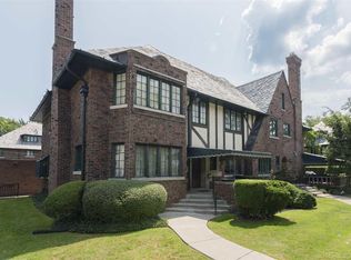 290 Rivard Blvd, Grosse Pointe, MI 48230