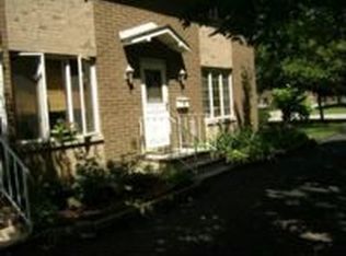 613 E 3rd St APT 1, Lockport, IL 60441