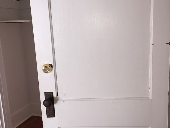 2nd image of 218 Tate St #3