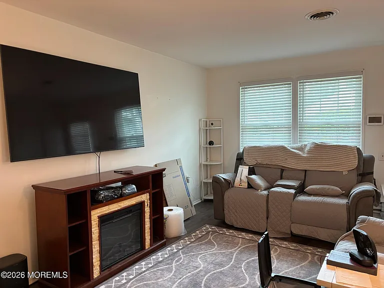 20 Easton Dr #A — Photo 2