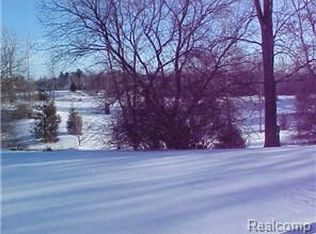 12128 Lexington Dr, South Lyon, MI 48178