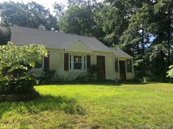 11 Linehouse Rd, North Grosvenordale, CT 06255