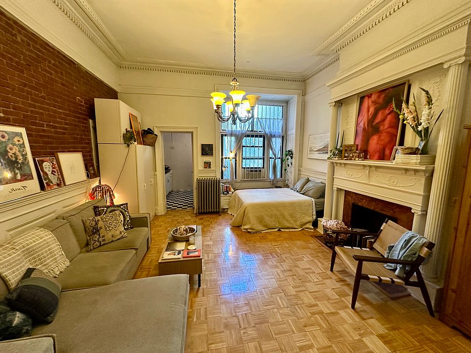 1st image of 259 W 70th St APT 2R