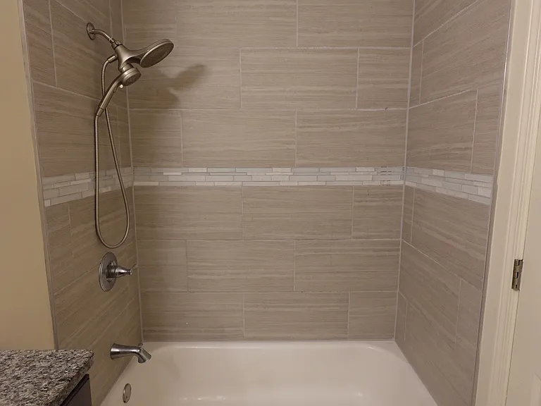1070 Woodhill Ct — Photo 22