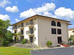 830 Wiggins Pass Rd APT 8, Naples, FL 34110