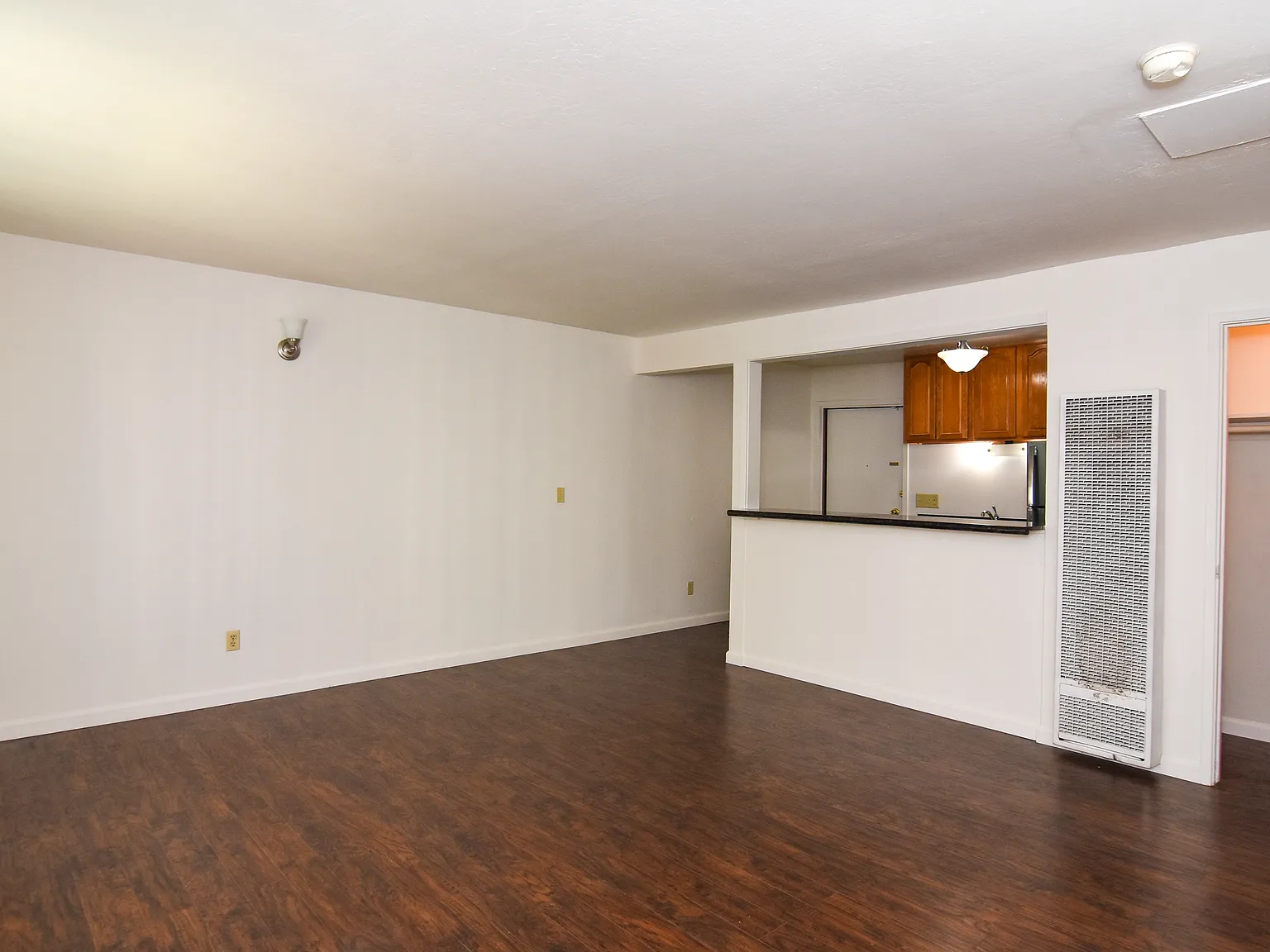 Studio, 400 sqft, $1,525 — Photo 3