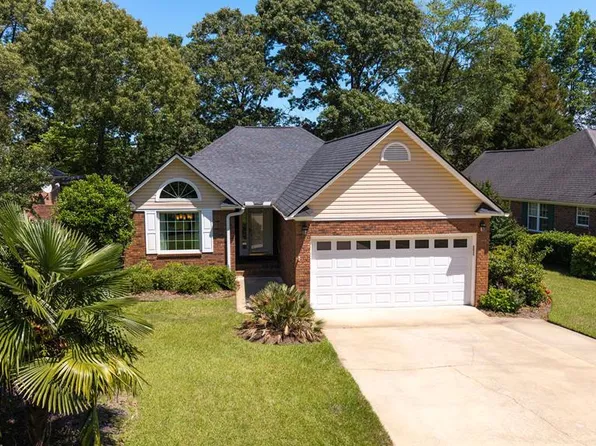 53 N Lake Cir, Manning, SC 29102