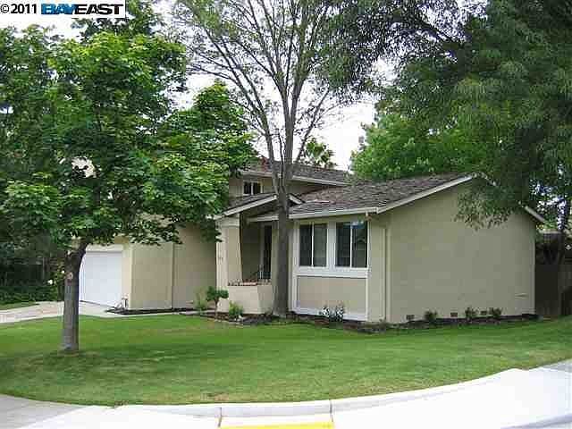 1st image of 892 Madeira Dr