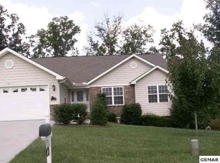 2411 Crossview Dr, Pigeon Forge, TN 37863