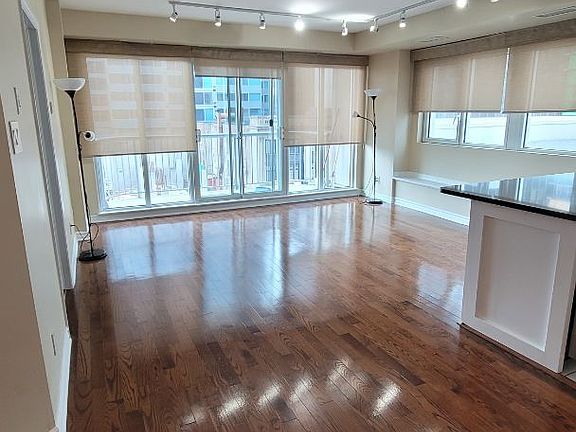 2nd image of 200 Rideau St #401