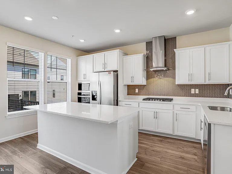 385 Ensemble Way — Photo 11