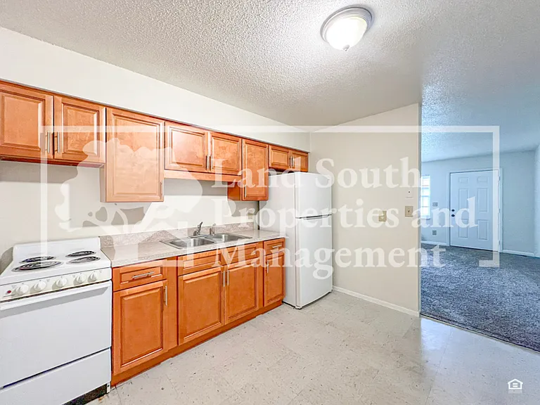 620 N Lake Ave #5 — Photo 6