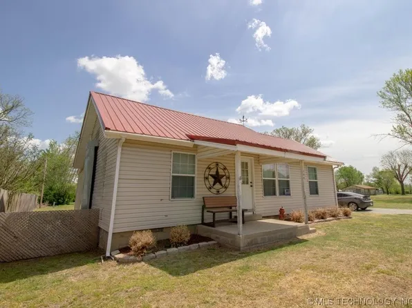 104 S Maple St, Fairland, OK 74343