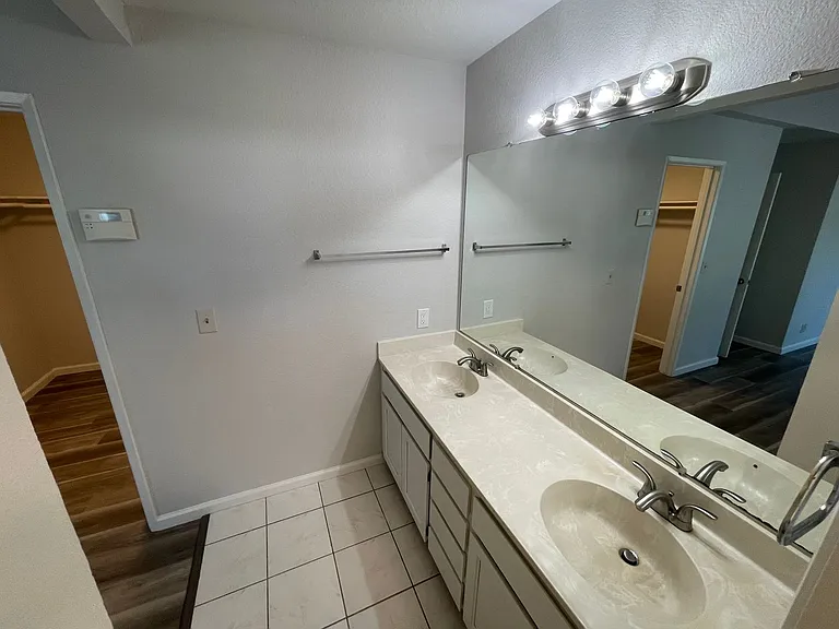2700 Bluebell Cir — Photo 29
