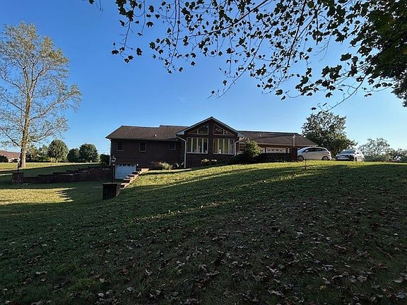 3rd image of 1199 Rosewood Dr