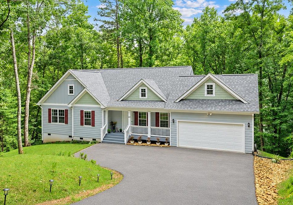 1st image of 62 Spalding Ct