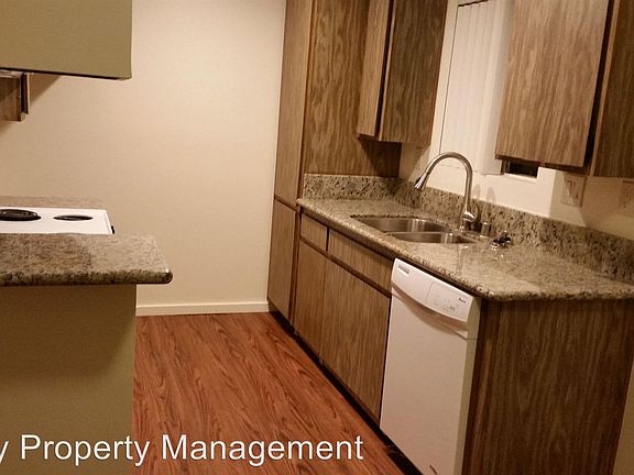 2nd image of 1403 F Ave APT 02