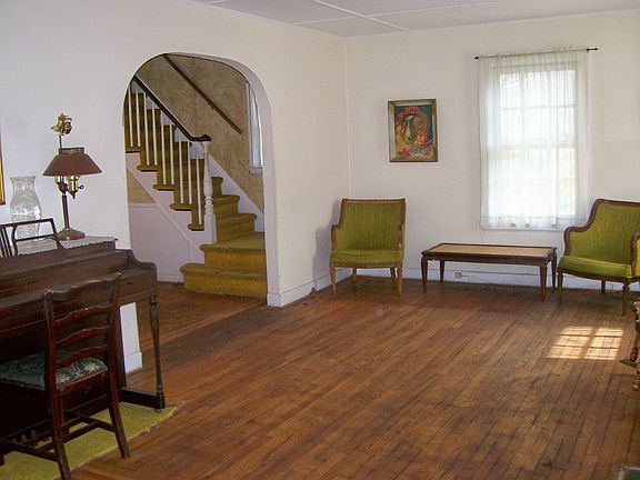 2nd image of 37 Chester Ave