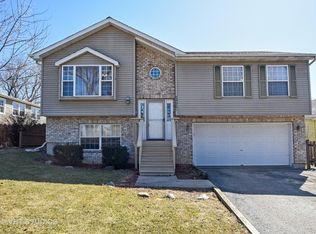 24961 W Elm Ave, Lake Villa, IL 60046
